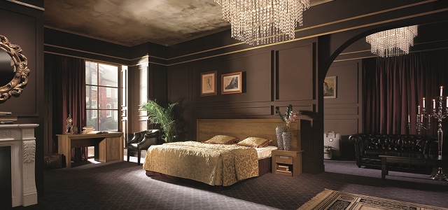 Dopřejte hotelovým hostům luxus v pokoji vybaveném nábytkem s nádechem antiky